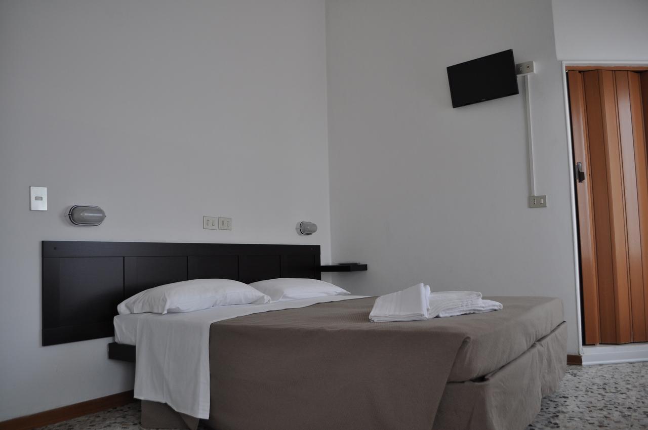 Hotel Urano Cattolica Zewnętrze zdjęcie