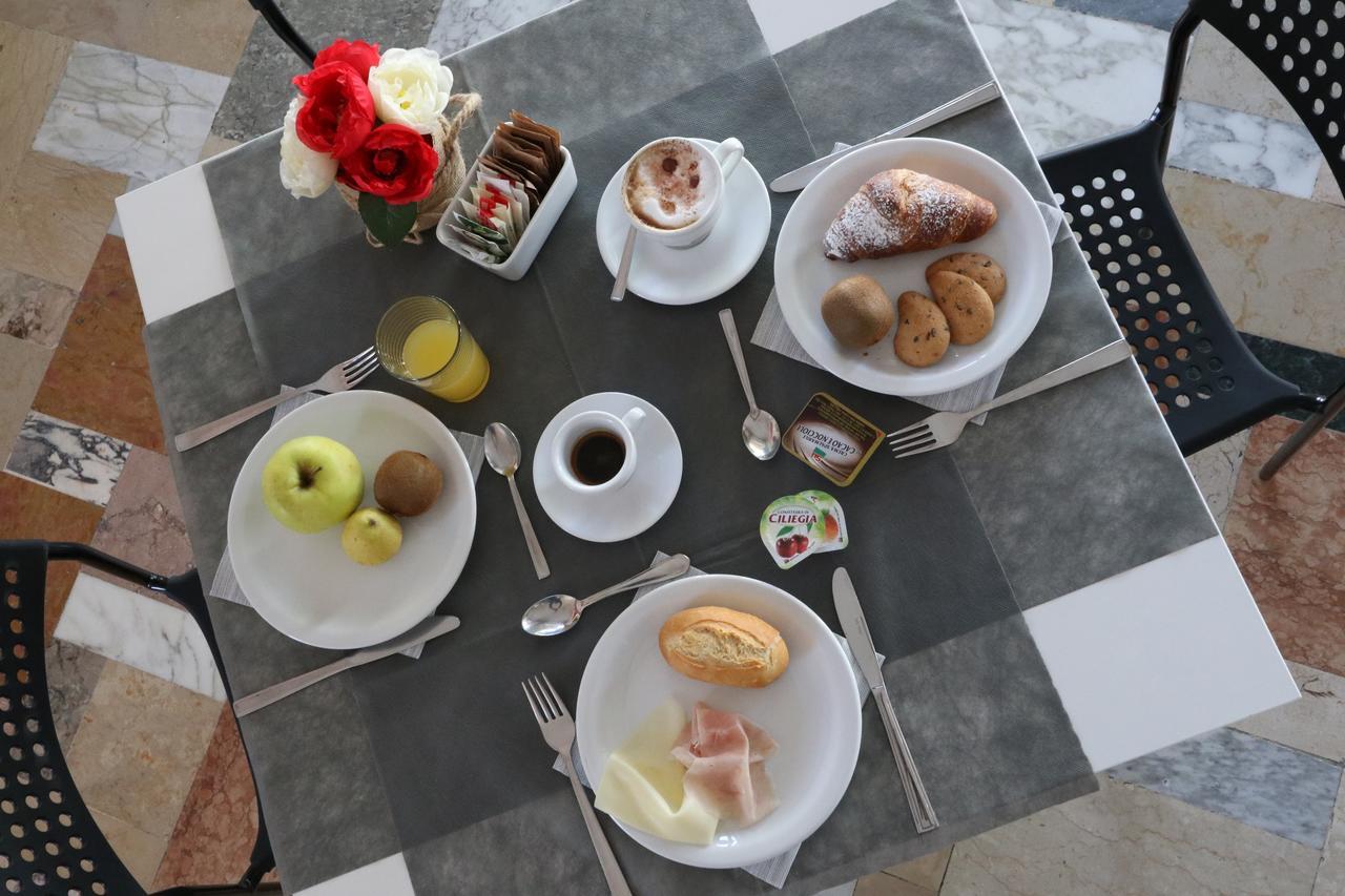 Hotel Urano Cattolica Zewnętrze zdjęcie